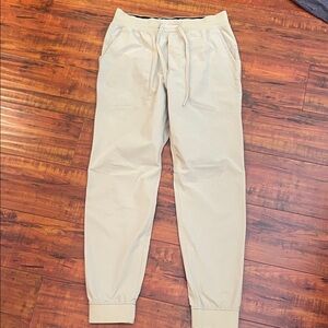 Lululemon Men’s Joggers – Light Bone / Cream – Size M – Excellent Condition